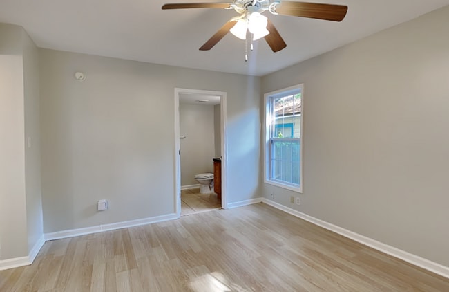 Building Photo - 838 S Parramore Ave