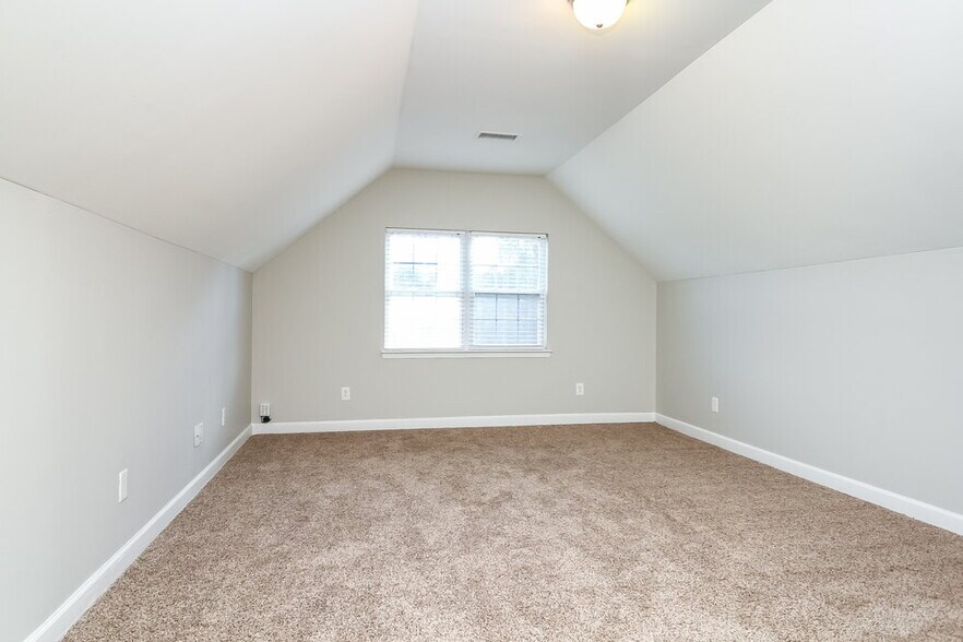 Building Photo - 1120 Tiger Woods Way