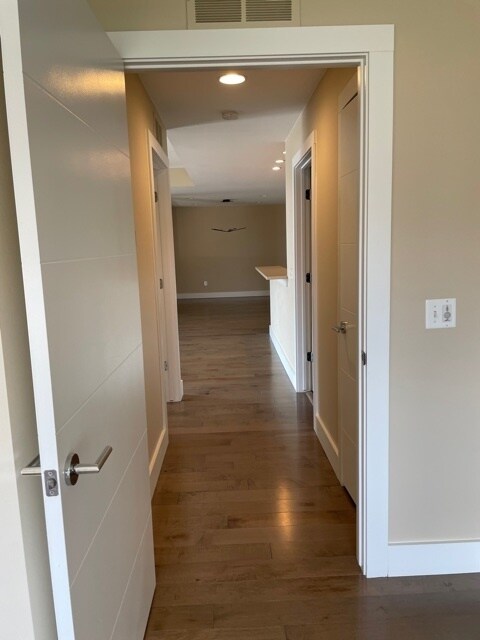 Building Photo - 5735 Acorn Ln
