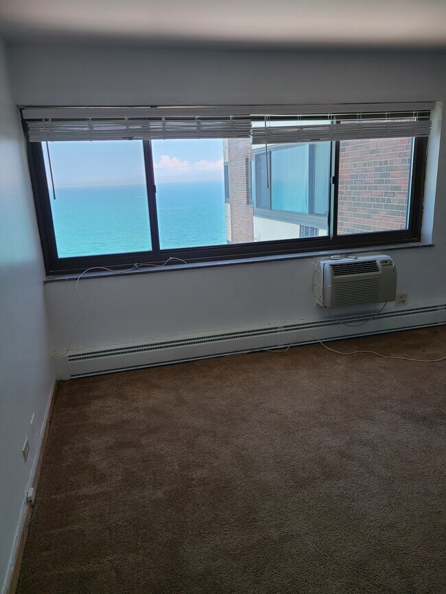 Living room - 7337 S South Shore Dr
