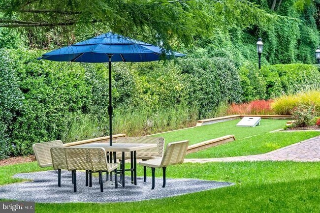 Building Photo - 6001 Hunt Ridge Rd