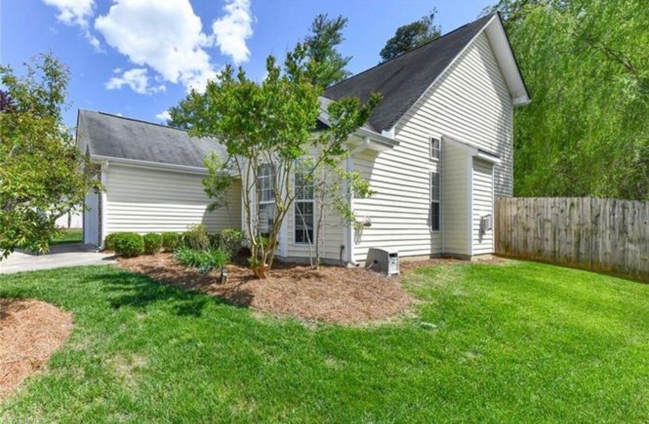 Building Photo - 3630 Sunset Hollow Dr