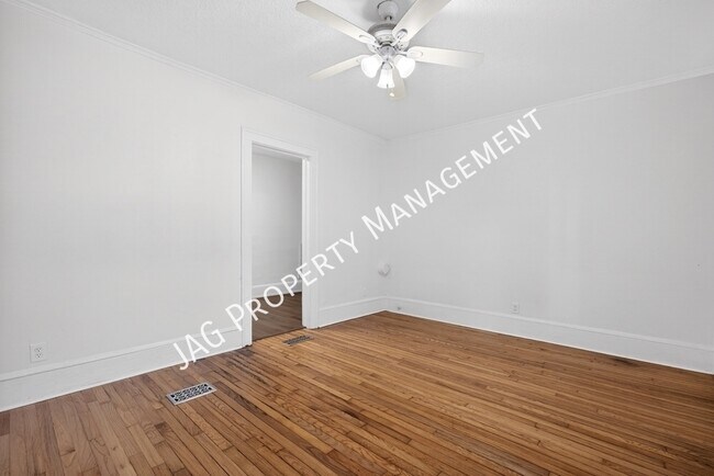 Building Photo - 2512 Park St