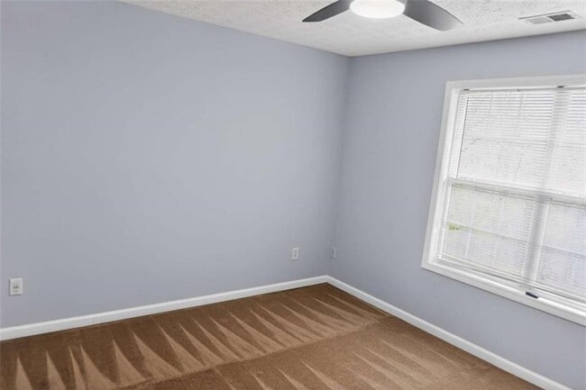 Building Photo - 905 Pownal Ln