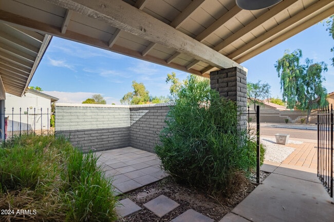 Building Photo - 8902 E Cholla St