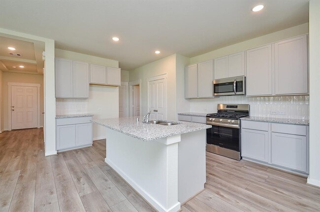 Building Photo - 4656 Peony Grn Dr