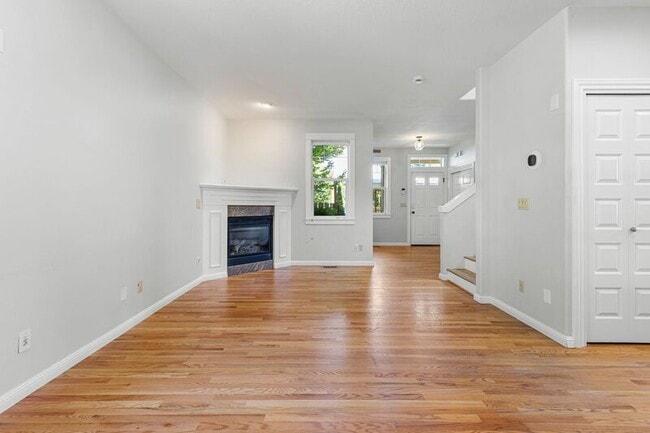 Building Photo - 2529 SE 32nd Ave