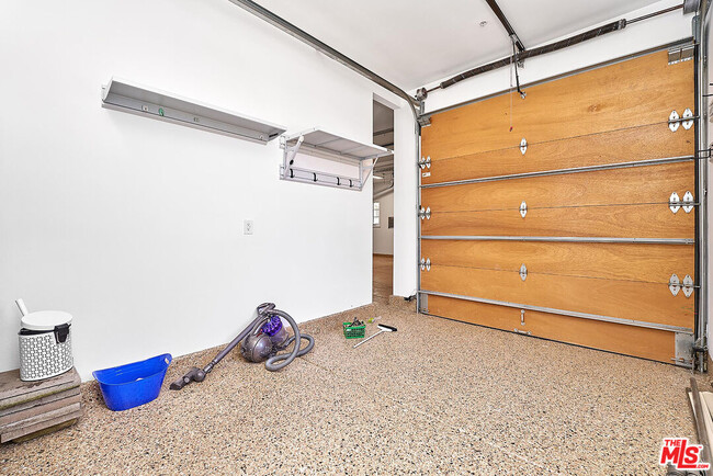 Building Photo - 9 Coral Cay