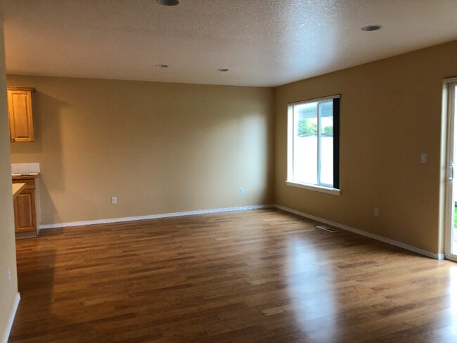 Building Photo - 7503 NE 61st Way