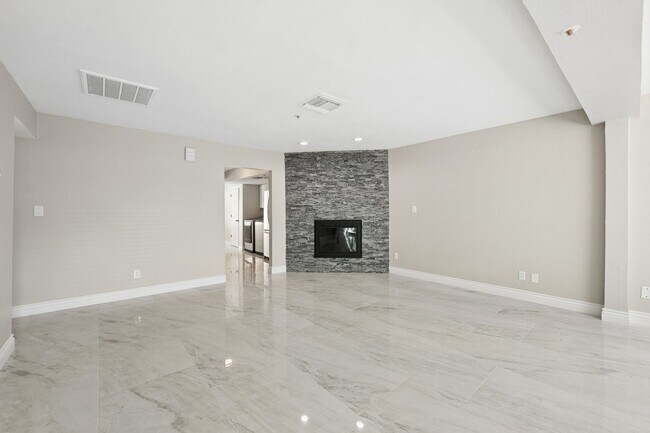 Building Photo - 7826 E Heatherbrae Ave