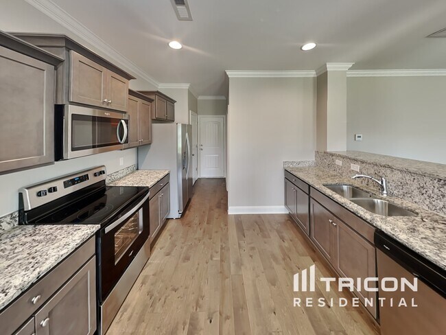 Building Photo - 5109 Cloverhill Dr