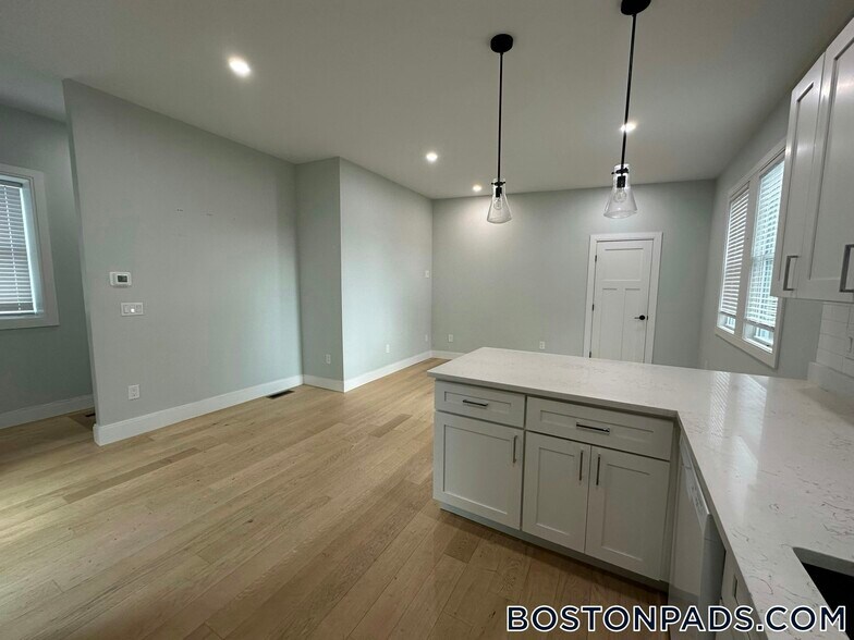 Building Photo - 3 Walley St