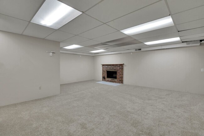 Building Photo - Beautifully Renovated Home in the Heart of Normandy Park