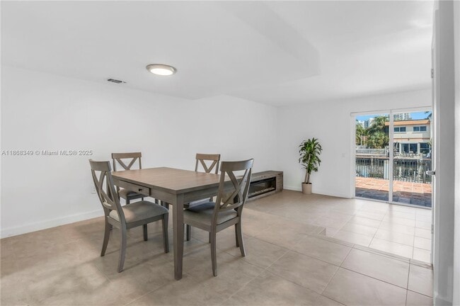 Building Photo - 3827 NE 166th St