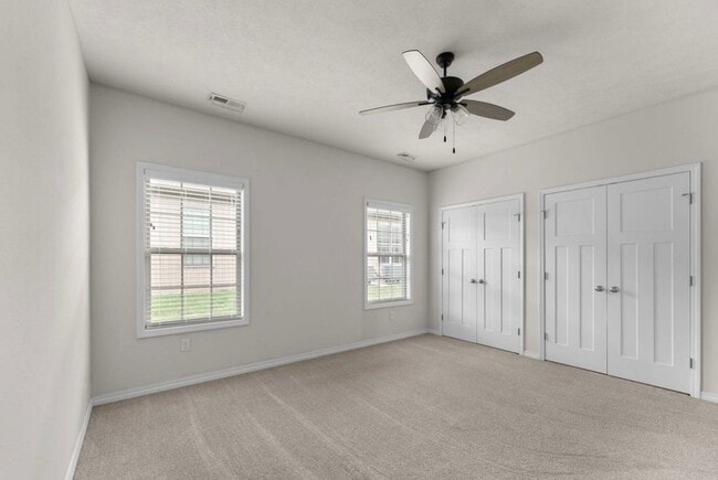 Building Photo - NEW LUXURY 3 BED 2 BATH 2 CAR GARAGE DUPLEX