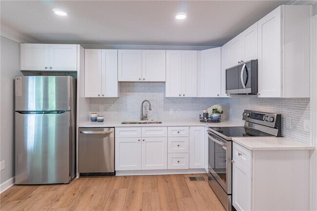 Building Photo - 27 S Riversong Ln