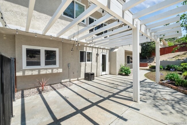 Building Photo - 3251 Celinda Dr