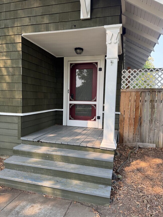 Building Photo - 1005 N Wildcat Way