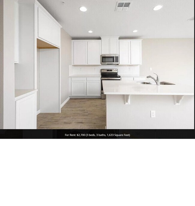 Building Photo - 215 Smugglers Way