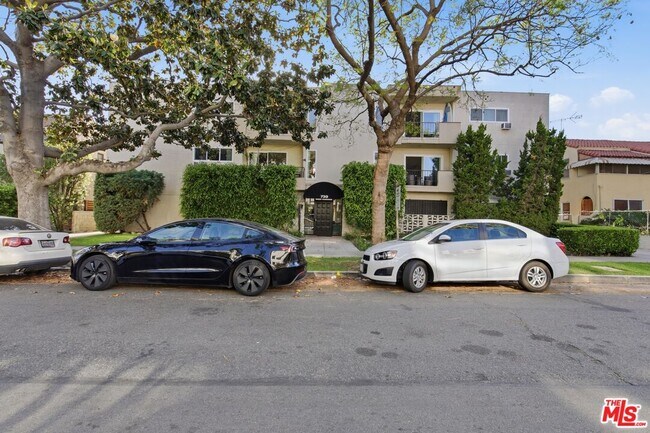 Building Photo - 739 Croft Ave