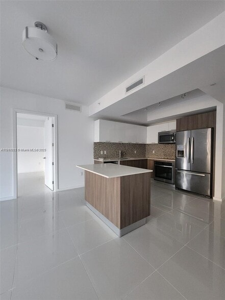 Building Photo - 5300 Paseo Blvd