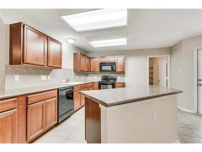 Building Photo - 524 Castebar Dr