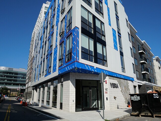 Building Photo - 38 Hichborn St