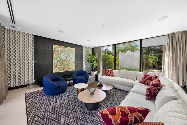 Building Photo - 4585 Nautilus Dr