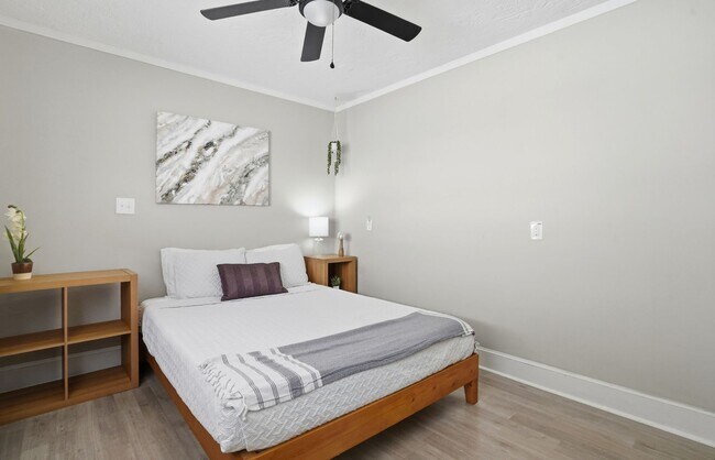 Building Photo - Charming Sarasota Retreat –4-Bedroom/3-Bathroom Modern Pool Home Near Everything!