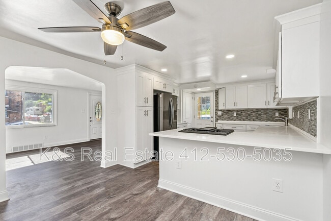 Building Photo - 1344 Fallowfield Ave