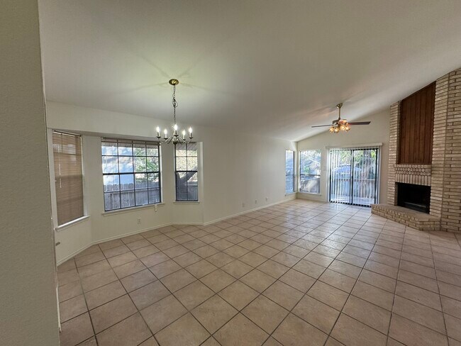 Building Photo - 9538 Cloverdale