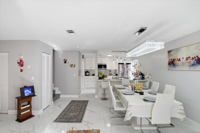 Building Photo - 4260 NW 114th Terrace