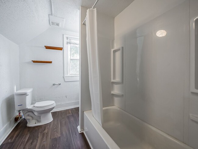 Building Photo - Beautifully Updated 4-Bedroom Home in the Heart of Ypsilanti