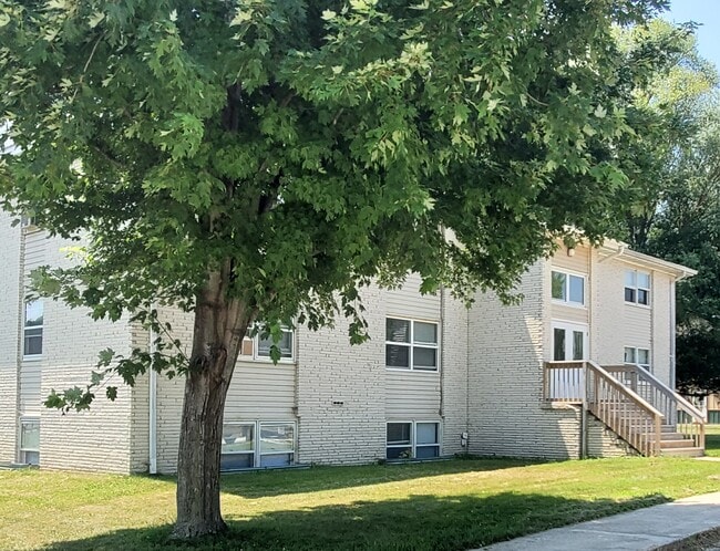 Exterior - 502 W Market St