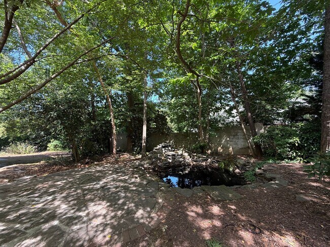 Building Photo - **OFFERING REFUNDABLE APPLICATION FEES** Incredible 5BD, 4.5BA House in Downtown Raleigh on Over ...