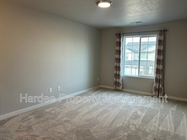 Building Photo - 7051 W Plateau Crk Dr