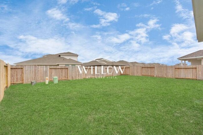 Building Photo - Spacious 4-Bedroom Home – 6 Weeks FREE Rent!