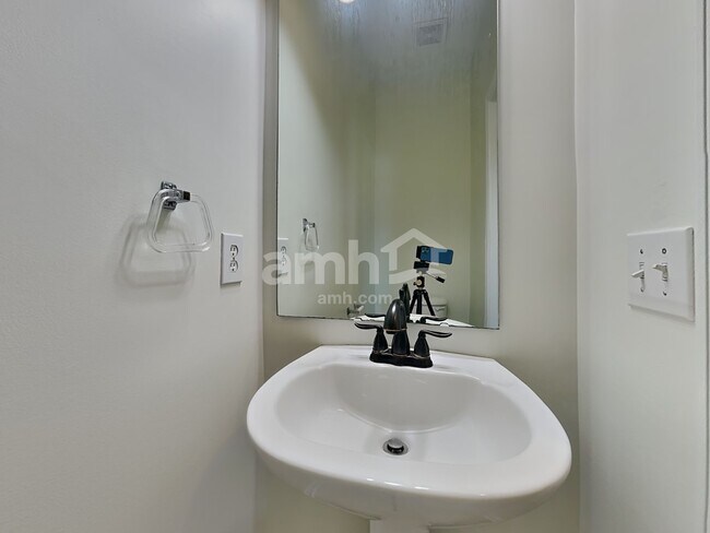 Building Photo - 10950 Harmony Glen Ct