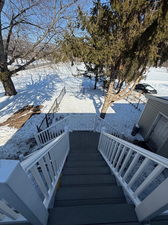 Building Photo - 3185 Spring Rd