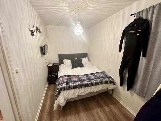 Building Photo - 218 S Broadway