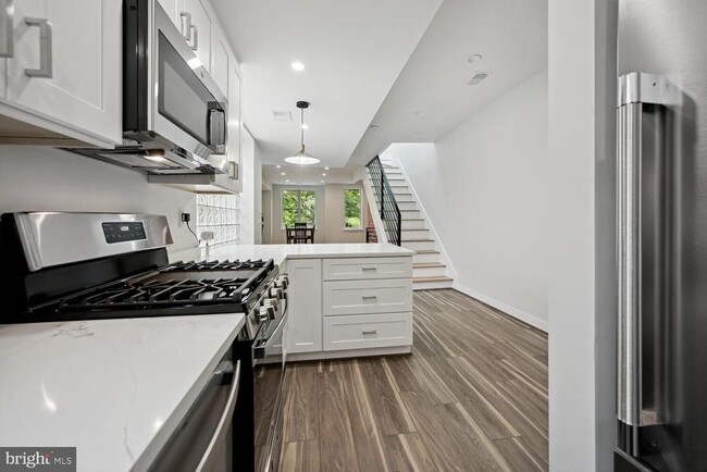 Building Photo - 1850 Ingleside Terrace NW