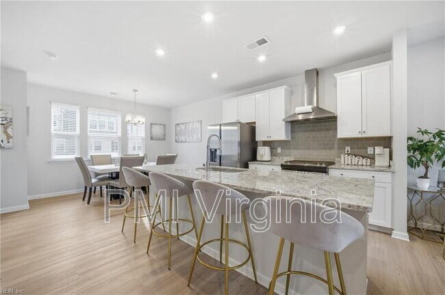 Building Photo - 405 Asuza St