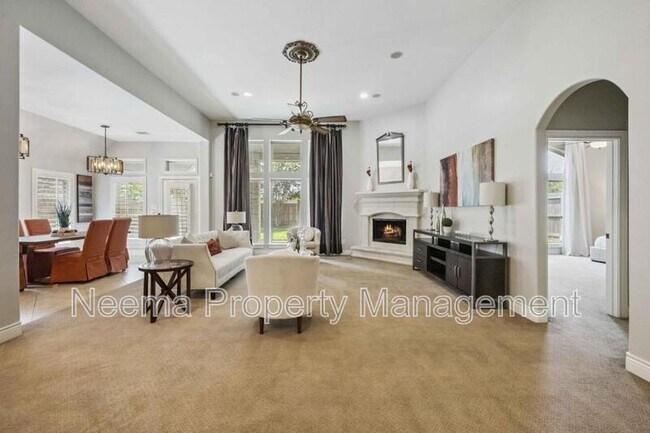 Building Photo - 2423 Rosillos Peak Dr