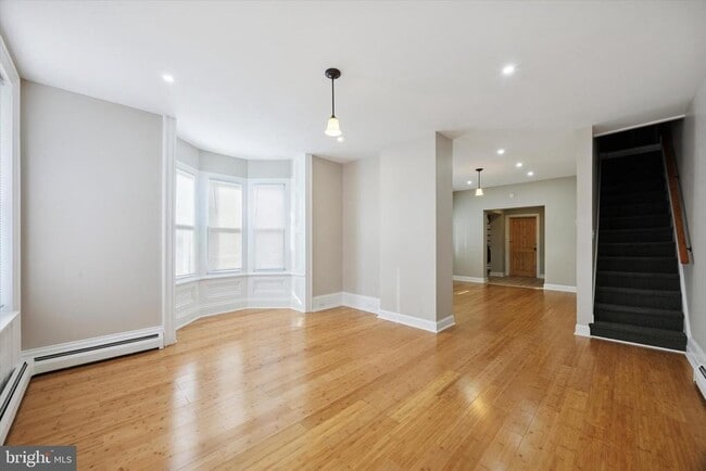 Building Photo - 606 Vernon St