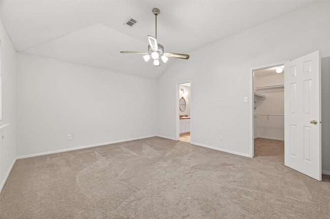 Building Photo - 2002 Foundary Dr