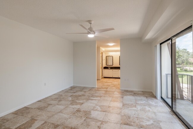 Building Photo - 1607 16th Ln