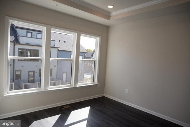 Building Photo - 238 Mainstream Dr