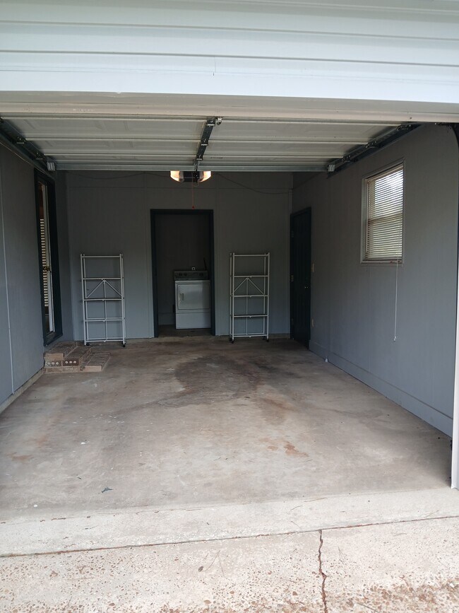 Building Photo - 140 Horseshoe Dr