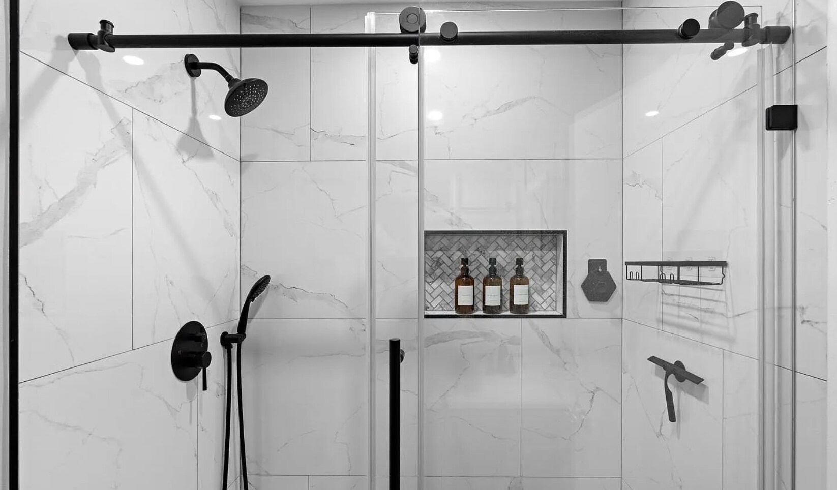 master bath - 3881 Steppes Ct