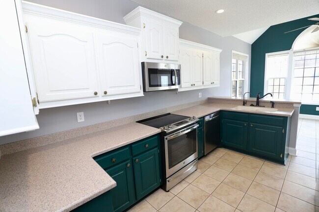 Building Photo - 1855 Beachforest Way